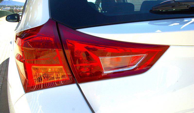 
								Toyota Auris 2013 1.8 HYBRID 136 CV Etiqueta ECO full									